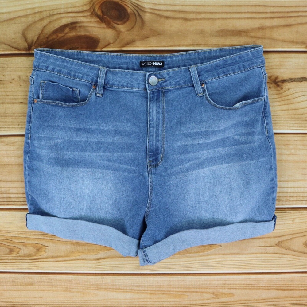 Fashion Nova Cuffed Jean Shorts Womens Sz 20 Light Blue Denim Pockets High Rise
